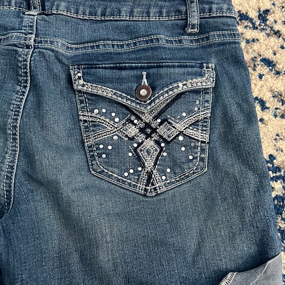 Apt 9 shorts size 10 - Picture 5 of 5